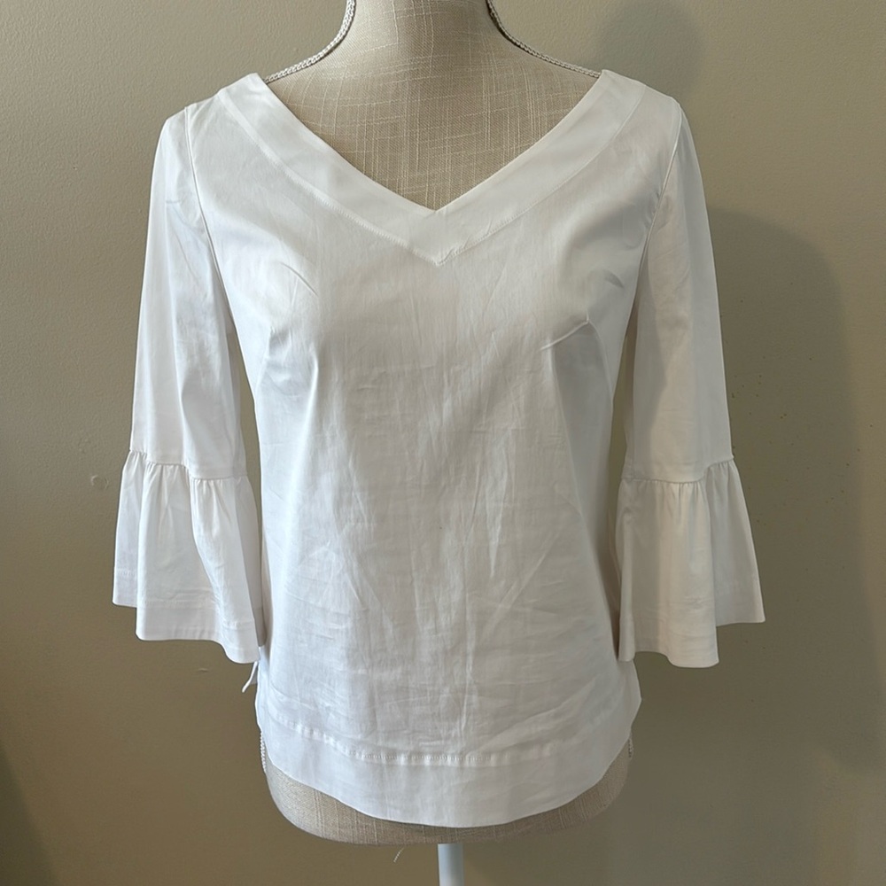 🚍📝📚 White House Black Market 3/4 Flare Sleeve top - size 2